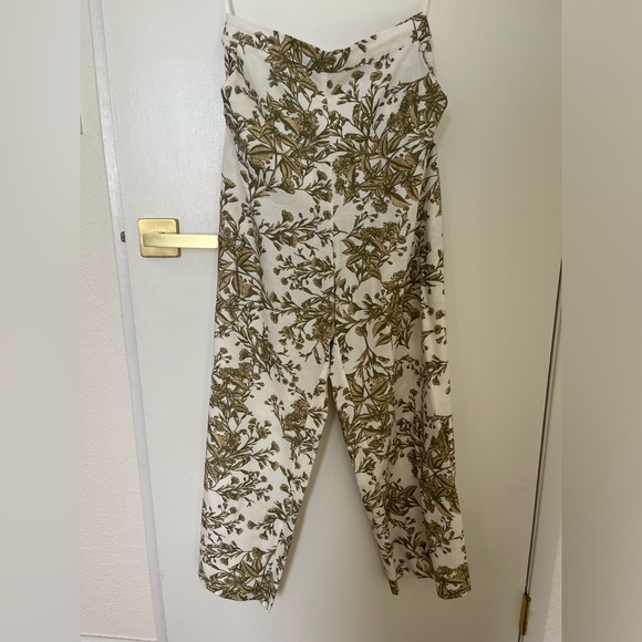 Two Piece Crop Top and Wide Leg Floral Set - Size M - Picture 4 of 5